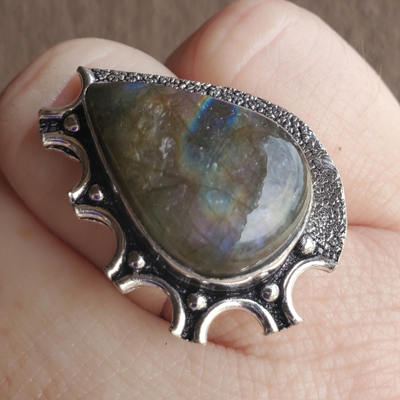 New Labradorite 6 Horned Crescent Moon 925 Silver Ring. - Picture 14 of 16